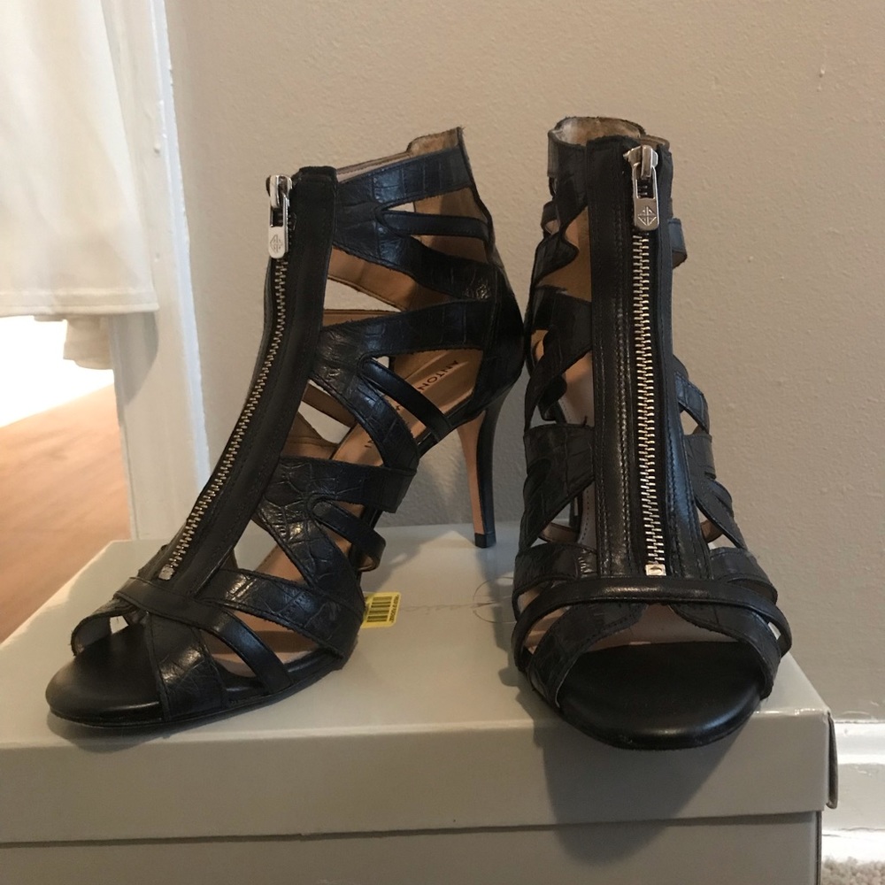 Black heel